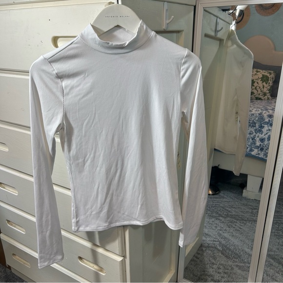 Mock neck ribbed white long sleeve shirt base layer turtleneck top✨ - Picture 2 of 4